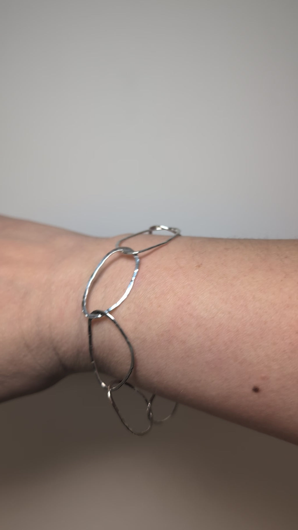 Wobble bracelet