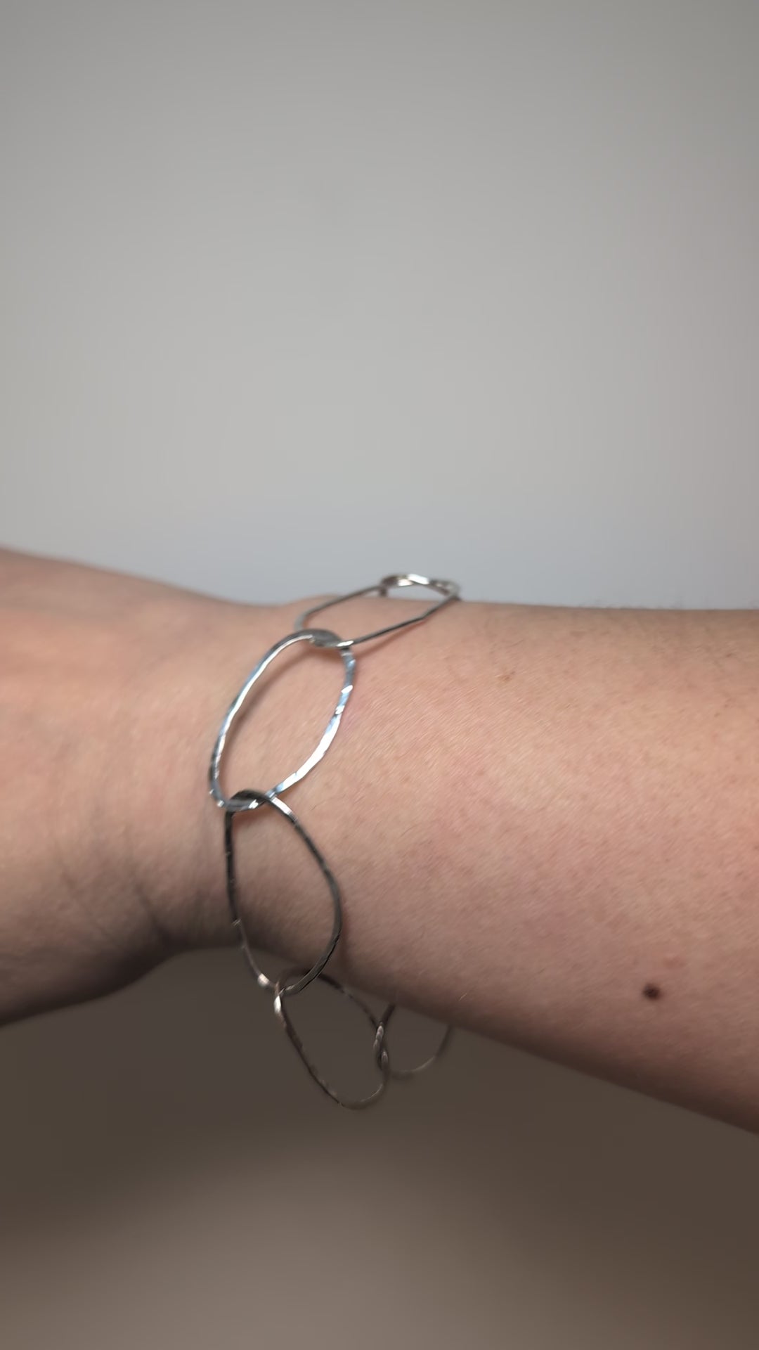 Wobble bracelet
