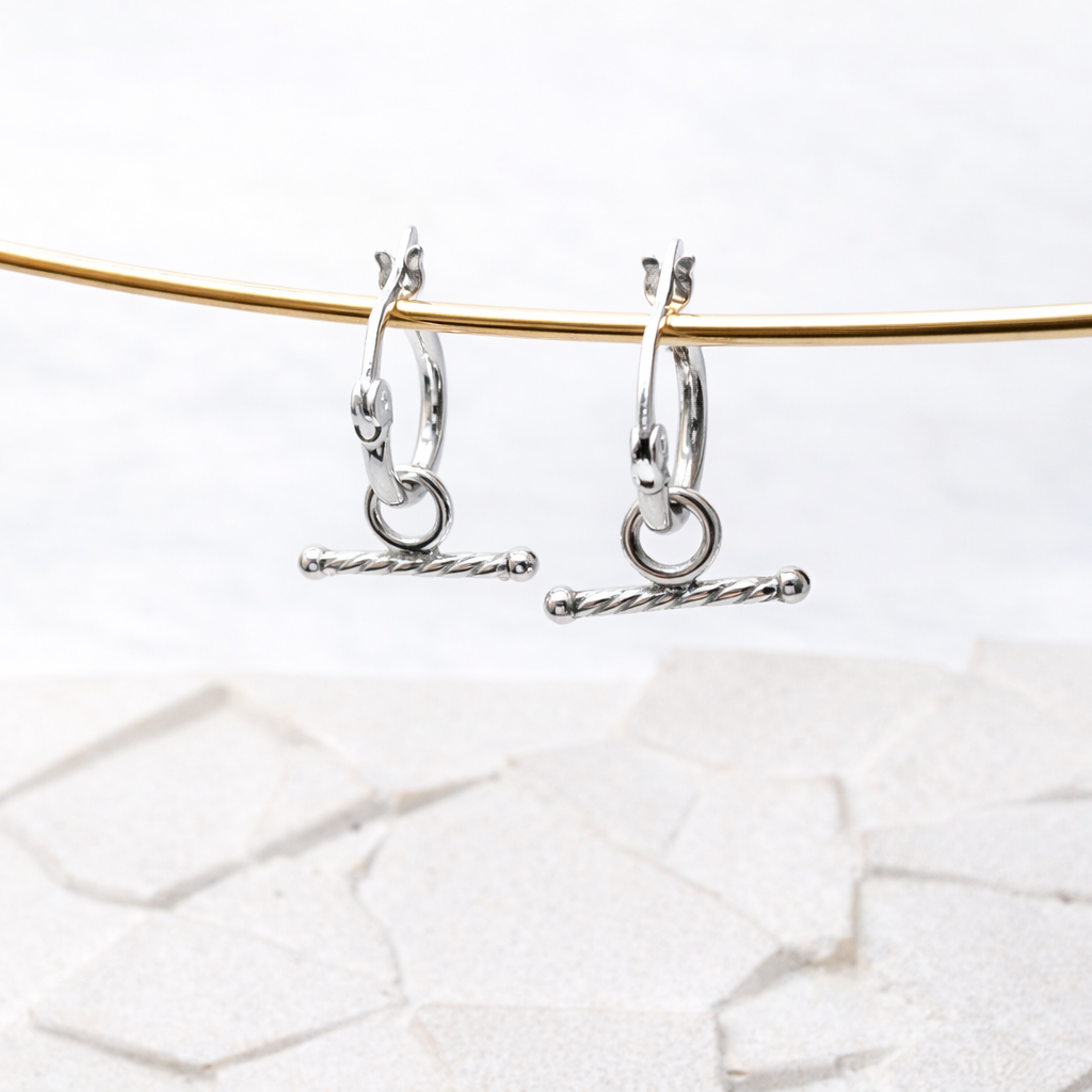 Toggle huggie hoops