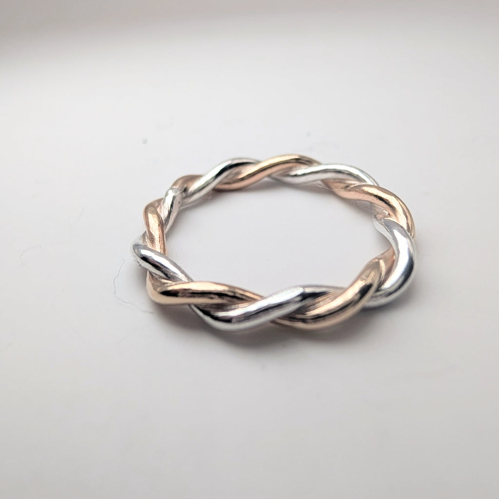 Chunky two tone twist