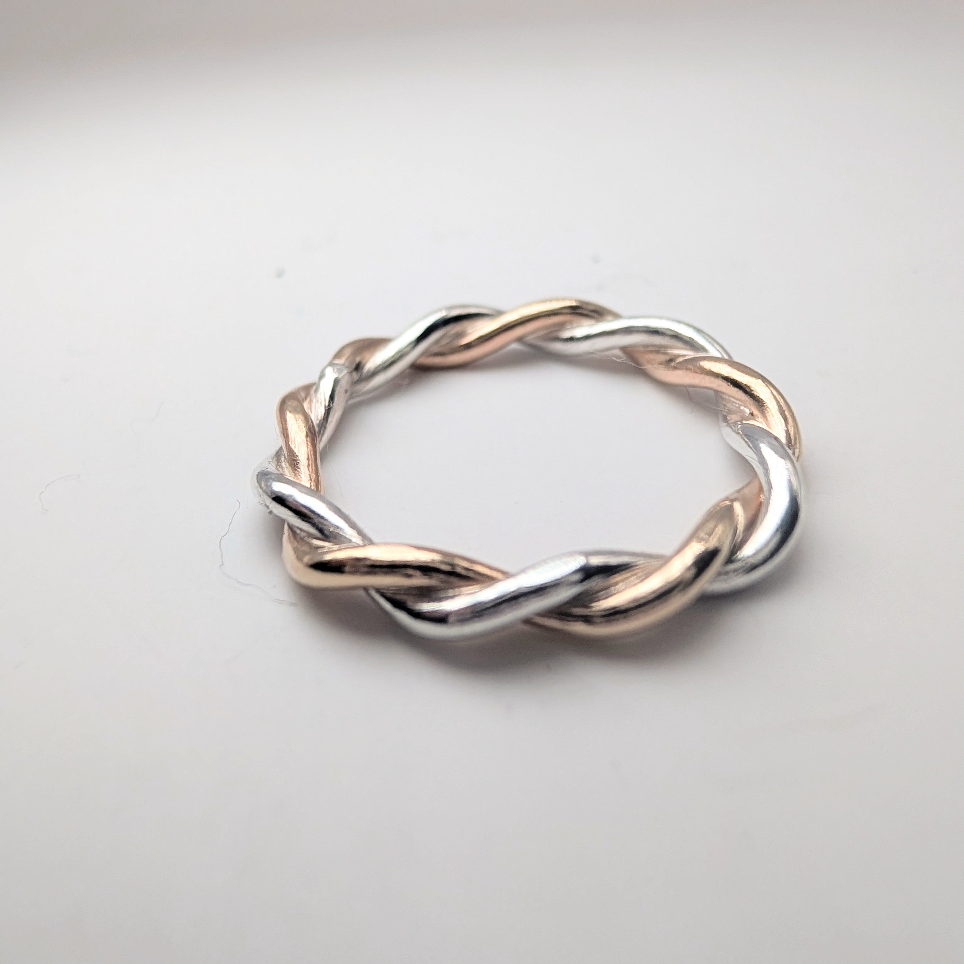 Chunky two tone twist